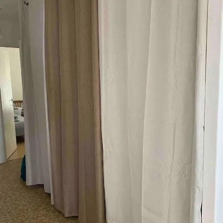 Jolie Maison Lumineuse A Posay ラ・ロッシュ・ポゼ