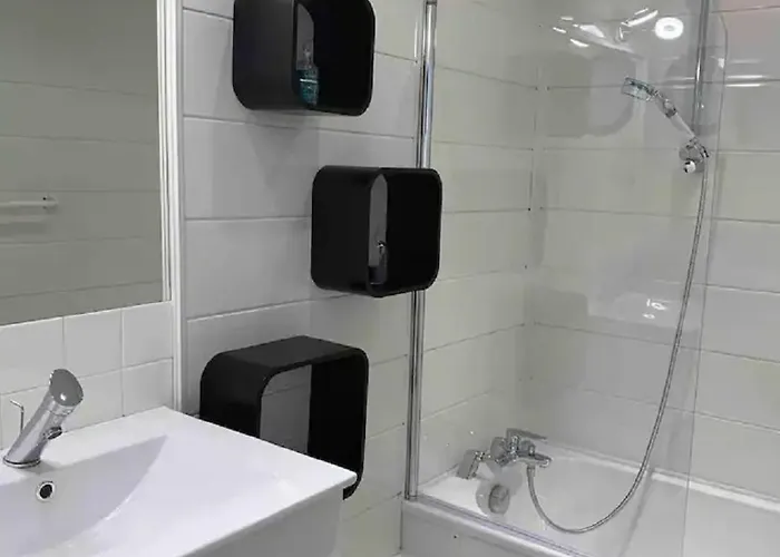 Jolie Maison Lumineuse A Posay Holiday home *