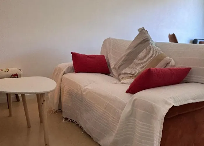 Jolie Maison Lumineuse A Posay Holiday home *