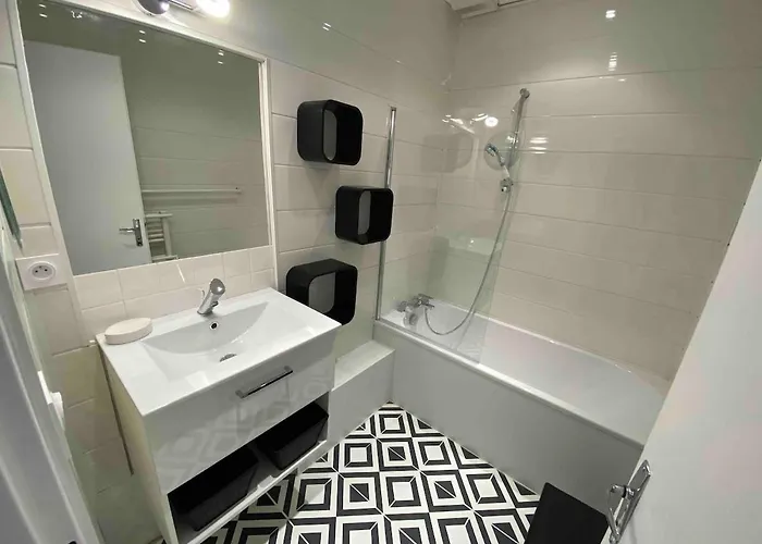 Jolie Maison Lumineuse A Posay