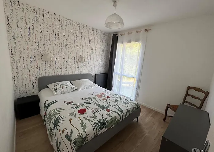 Jolie Maison Lumineuse A Posay Holiday home